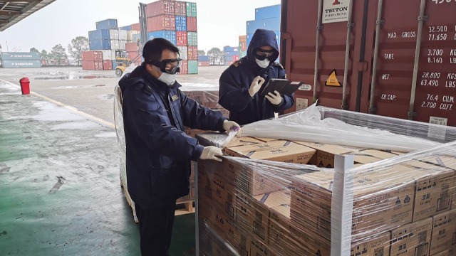   前五个月上海海关清理退运洋垃圾  890  余吨