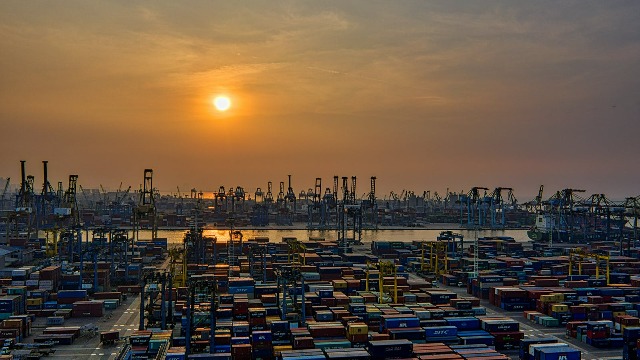 海关发布：前2个月我国货物贸易进出口增长8.7%